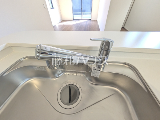 2号棟　浄水器一体型水栓　【東村山市久米川町３丁目】　 いつでもおいしいお水が飲める浄水器一体型水栓も完備 