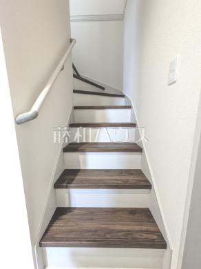 2号棟　階段　【東村山市久米川町３丁目】