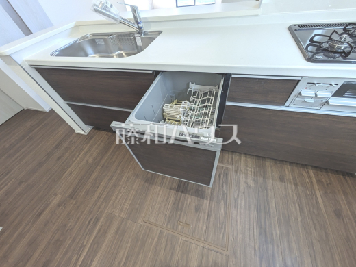 2号棟　食器洗浄乾燥機　【東村山市久米川町３丁目】　 後片付けの手間を削減し、趣味の時間や家族との時間を増やせる食器洗い乾燥機を標準装備 
