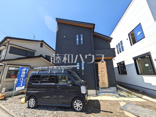 ≪2号棟　外観≫見学はしたいけど、なかなか時間が取れない・・・そんな方に出勤前や仕事終わりにマイホームを見学できるサポートをいたします。【府中市南町３丁目】