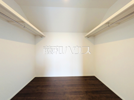1号棟　ウォークインクローゼット　【新座市石神２丁目】