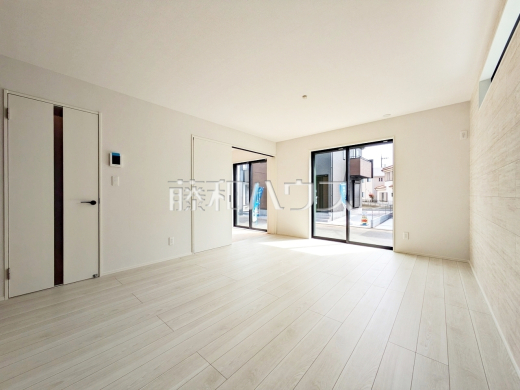 2号棟　リビング　【新座市石神２丁目】