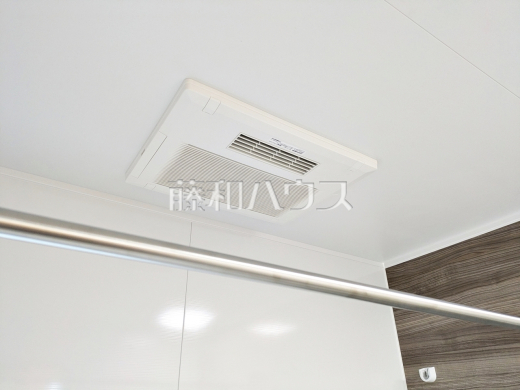 2号棟　浴室乾燥機　【新座市石神２丁目】　雨の日の強い味方！浴室換気乾燥機付きユニットバスで洗濯物が乾かせます。