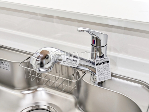 2号棟　浄水器一体型水栓　【新座市石神２丁目】　 いつでもおいしいお水が飲める浄水器一体型水栓も完備 