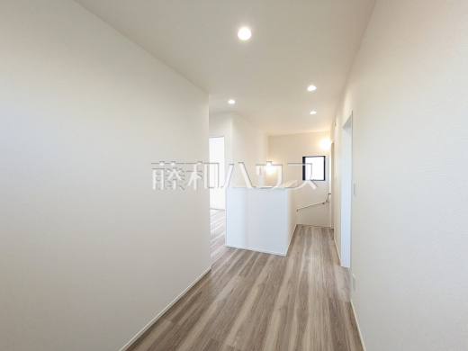B号棟　廊下　【与那原町字与那原】