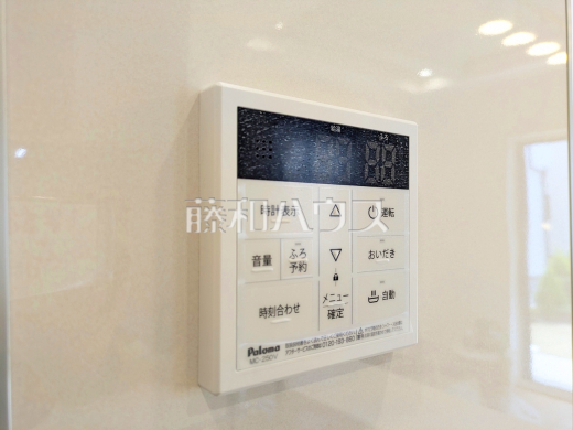 2号棟　給湯器　追焚機能付で時間差入浴もOK追焚き機能付きなので、生活時間の違う家族に便利です。

