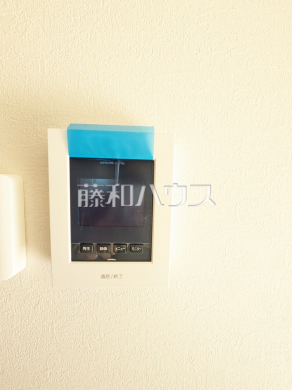 TVモニター付きインターホン　訪問者がわかるTVモニター付インターホンは、お子様のお留守番にも活躍するかも？！