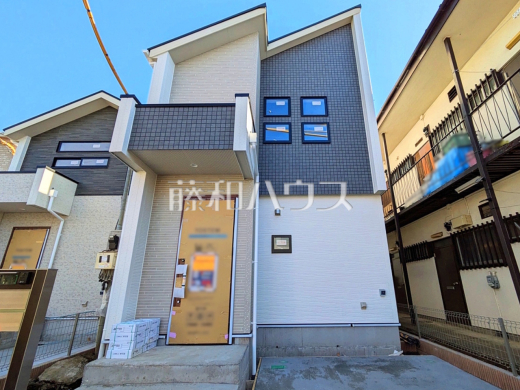 ≪1号棟　外観≫モダンスタイリッシュな外観は永年お住まいになっても飽きの来ないシンプルな印象を与えてくれます。　【府中市是政１丁目】