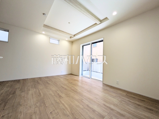 2号棟　リビング　【府中市是政１丁目】