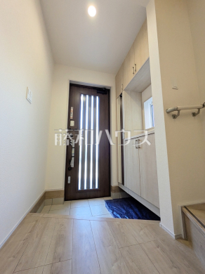 2号棟　玄関　【府中市是政１丁目】