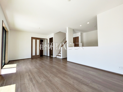 3号棟　リビング　【府中市日新町５丁目】