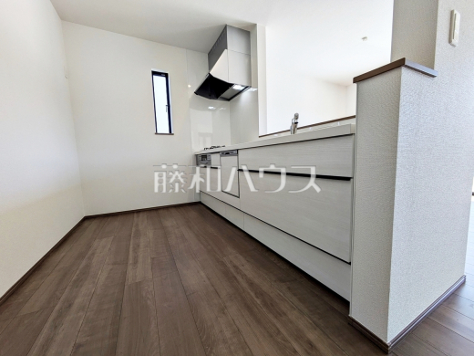 3号棟　キッチン　【府中市日新町５丁目】