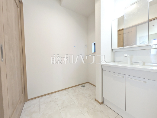 A号棟　洗面室　【日野市落川】