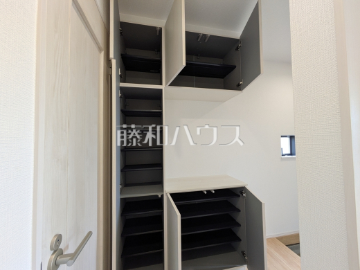 B号棟　玄関収納　【日野市落川】