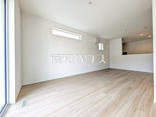 2号棟　リビング　【八王子市下恩方町】