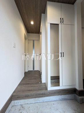 2号棟　玄関ホール　【東村山市恩多町１丁目】