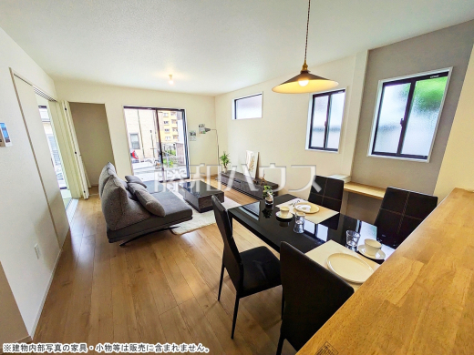 リビング　【糟屋郡志免町別府東１丁目】