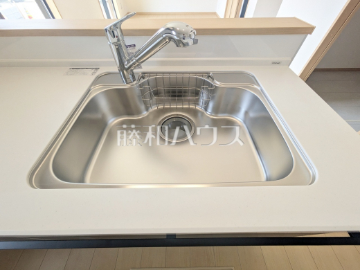 浄水器一体型水栓　いつでもおいしいお水が飲める浄水器一体型水栓も完備　