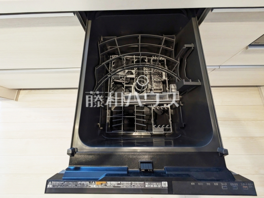 食器洗浄乾燥機　【東村山市廻田町４丁目】　 後片付けの手間を削減し、趣味の時間や家族との時間を増やせる食器洗い乾燥機を標準装備 