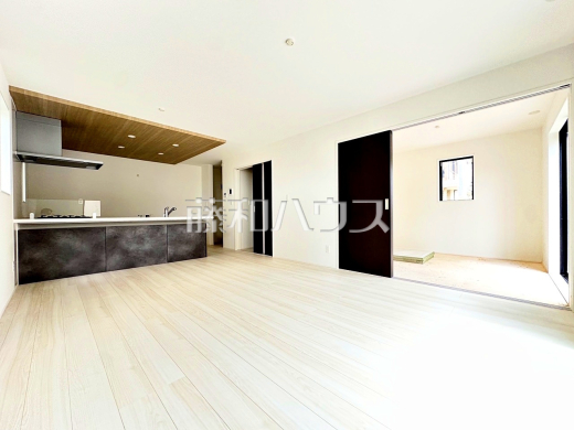 1号棟　リビング　【府中市多磨町２丁目】