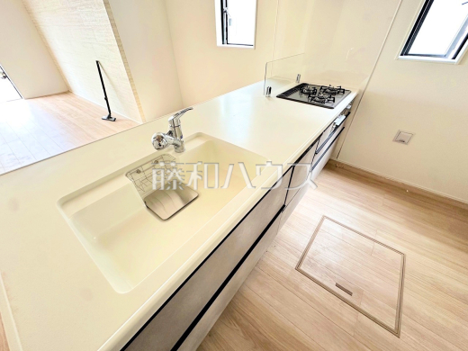 2号棟　キッチン　【府中市多磨町２丁目】