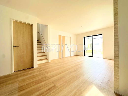 2号棟　リビング　【府中市多磨町２丁目】