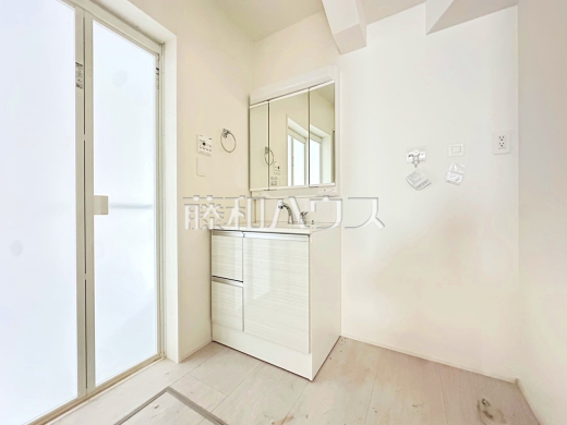 2号棟　洗面室　【府中市多磨町２丁目】