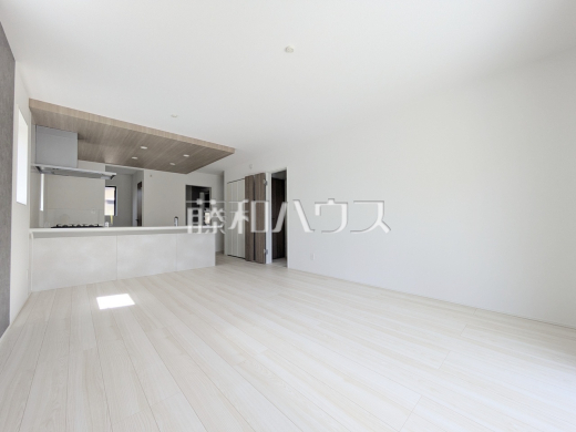 3号棟　リビング　【府中市多磨町２丁目】