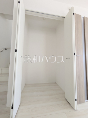 3号棟　パントリー　【府中市多磨町２丁目】