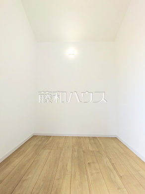 1号棟　ウォークインクローゼット　【調布市深大寺東町４丁目】