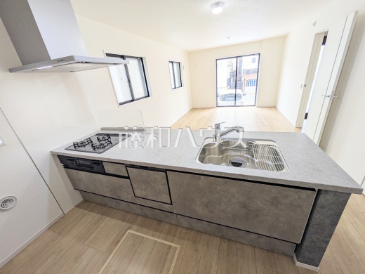 1号棟　キッチン　【調布市深大寺東町４丁目】