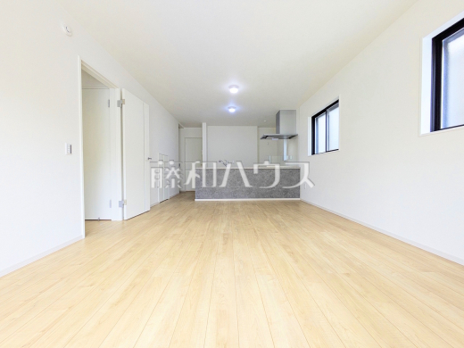 1号棟　リビング　【調布市深大寺東町４丁目】