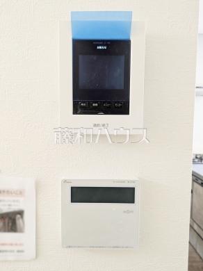 2号棟　防犯に役立つTVモニター付インターフォン/給湯器　【調布市深大寺東町４丁目】　TVモニター付きインターホン訪問者がわかるTVモニター付インターホンは、お子様のお留守番にも活躍するかも？！/追焚機能付で時間差入浴もOK追焚き機能付きなので、生活時間の違う家族に便利です。