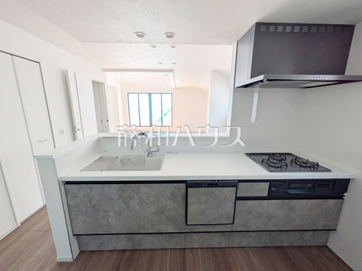 キッチン　【調布市柴崎１丁目】