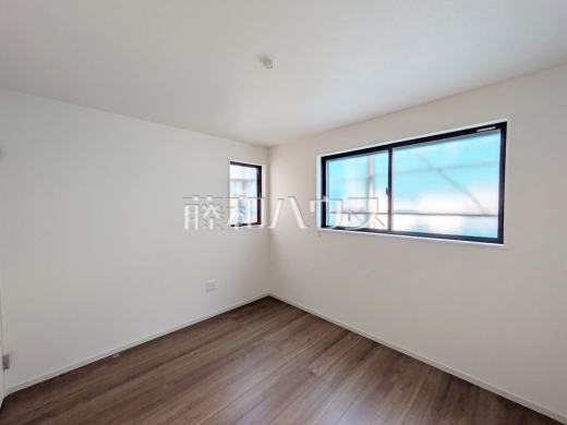 居室　【調布市柴崎１丁目】