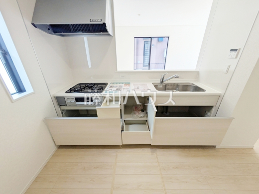 1号棟　キッチンスライド収納　【練馬区大泉町３丁目】