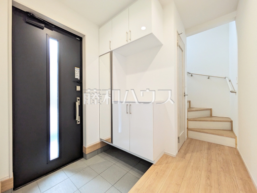 A号棟　玄関　【立川市栄町２丁目】