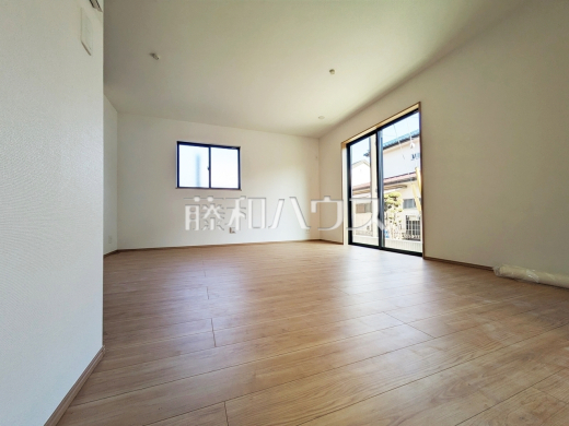 B号棟　リビング　【立川市栄町２丁目】