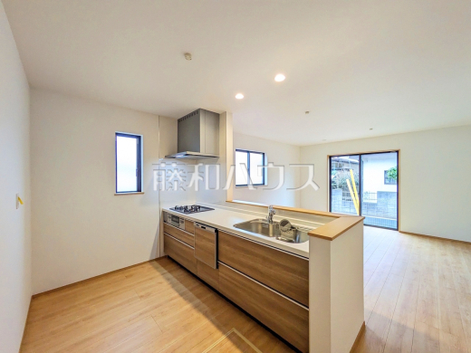B号棟　キッチン　【立川市栄町２丁目】