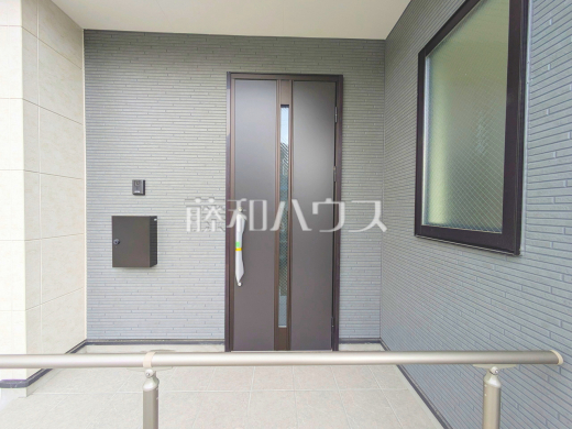 2号棟　玄関　【東村山市諏訪町１丁目】