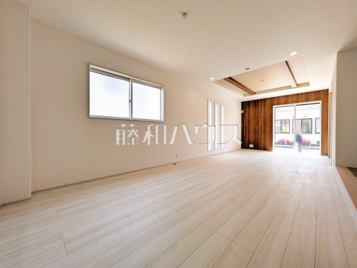 5号棟　リビング　【東久留米市小山５丁目】