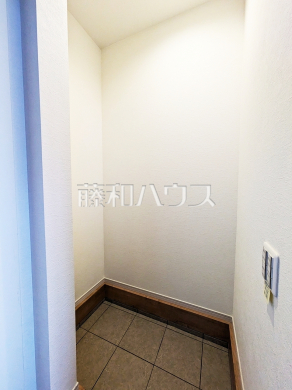 土間収納は、幅を取る荷物をすっきりと収納することができます。　【練馬区東大泉６丁目】