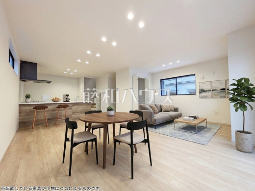 対面キッチンを採用したリビングは明るく開放感を主として設計しました。※配置している家具や小物はＣＧによるものです。　【練馬区東大泉６丁目】