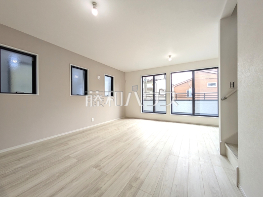 1号棟　リビング　【朝霞市幸町１丁目】