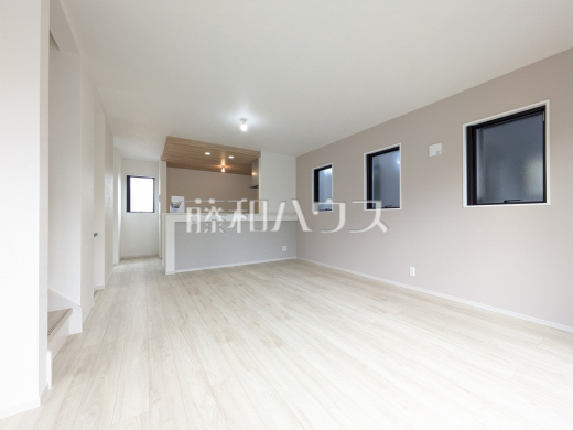 1号棟　リビング　【朝霞市幸町１丁目】