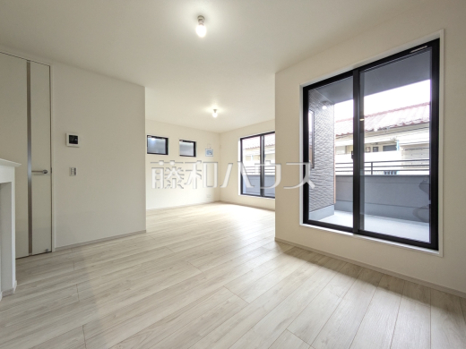 2号棟　リビング　【朝霞市幸町１丁目】