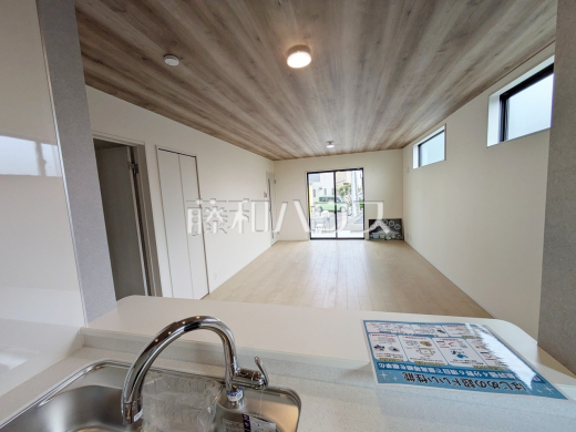 1号棟　リビング　【立川市砂川町７丁目】