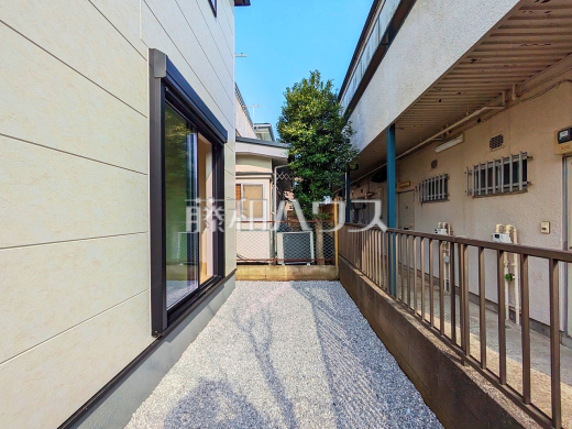 庭　【小平市学園東町１丁目】