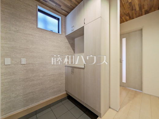 玄関収納　【小平市学園東町１丁目】