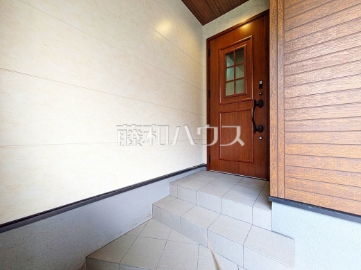 玄関　【小平市学園東町１丁目】